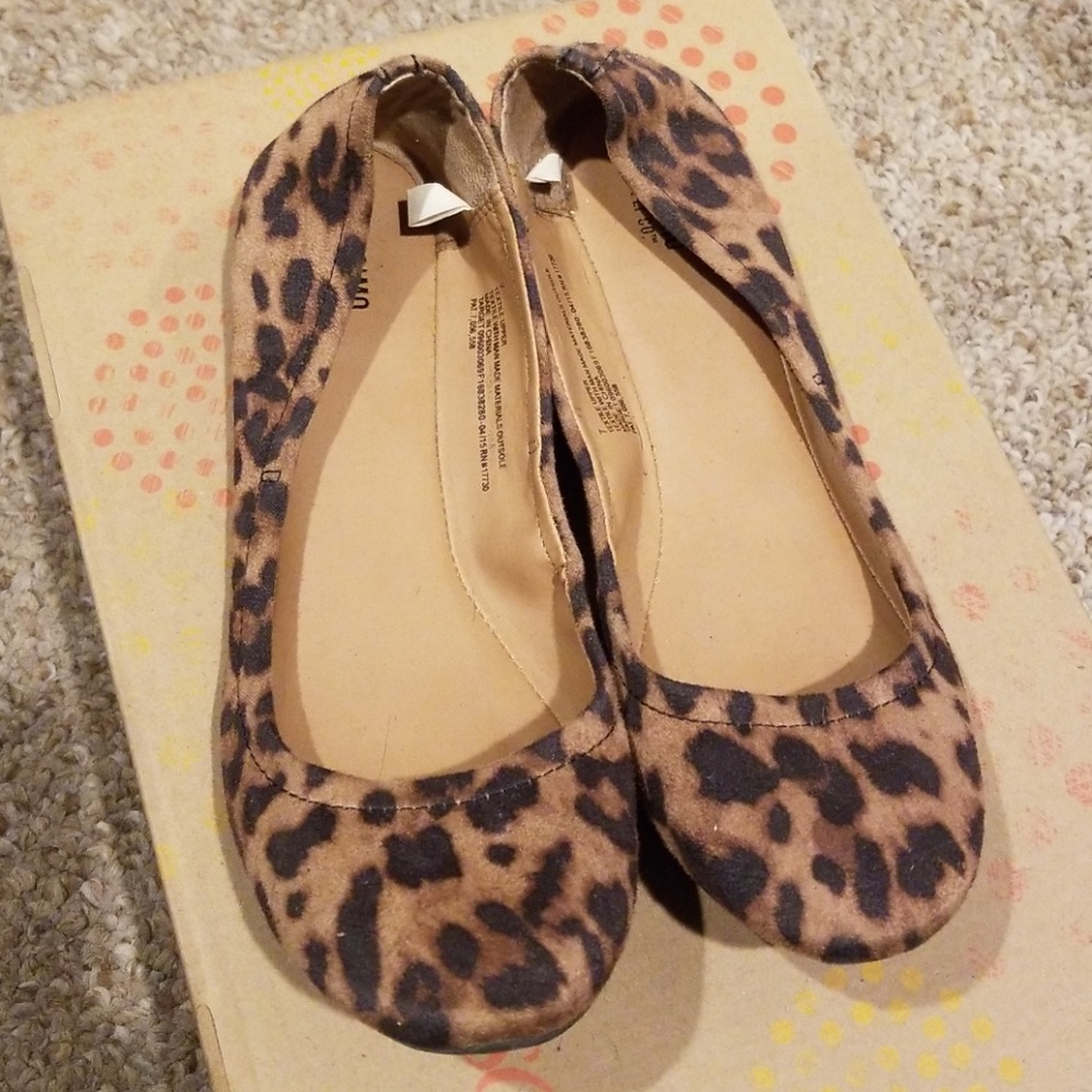 Mossimo leopard print flats